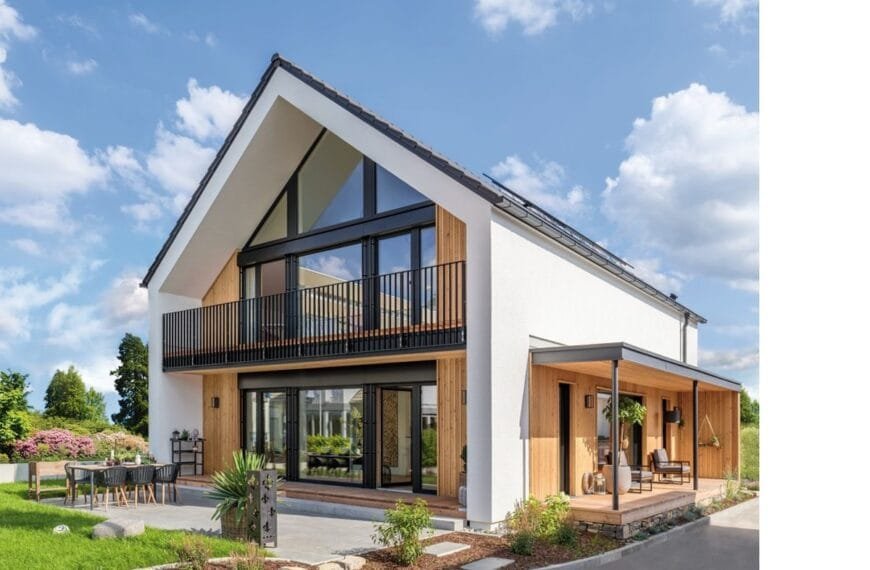 Musterhaus Klara Regnauer Außenansicht mit Garten