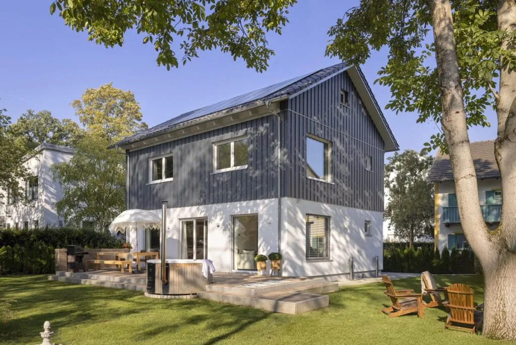 Schwörer Aktionshaus Moser Außenansicht Garten