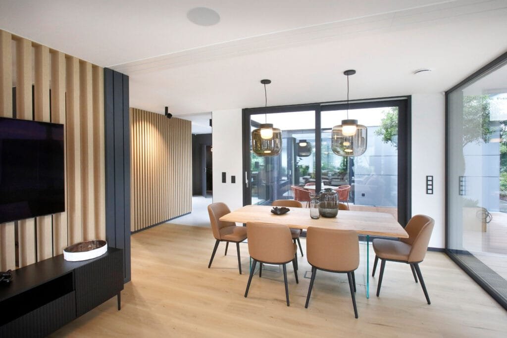 Das Esszimmer des Musterhauses Next 115 von Danwood im Bauzentrum München