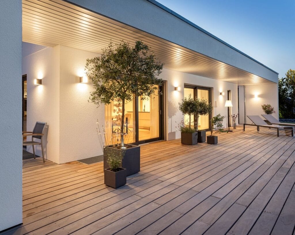 Schwörer Kundenhaus Nowak Außenansicht Terrasse