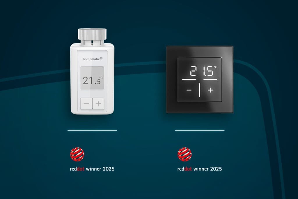 Zwei intelligente Thermostate von eQ3, das links abgebildete in weiß, das rechts abgebildete in schwarz.