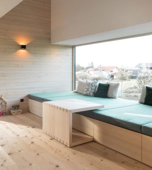 Innenräume Haus mit viel Holz