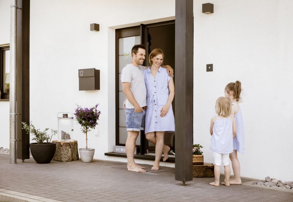 Fingerhut Amika Hauseingang Familie