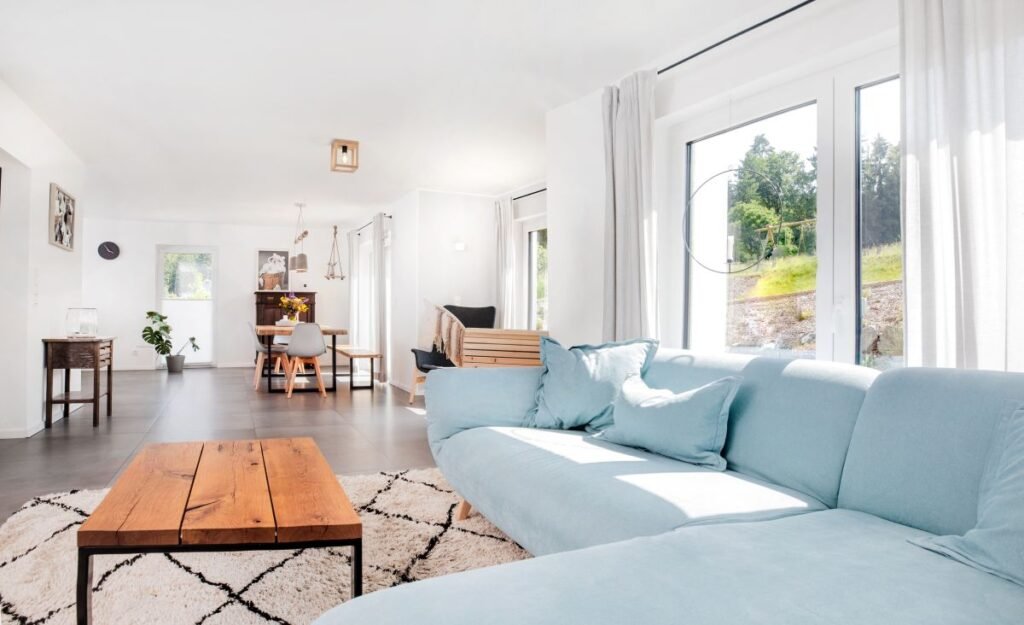 Fingerhut Amika Innen Wohn und Essbereich