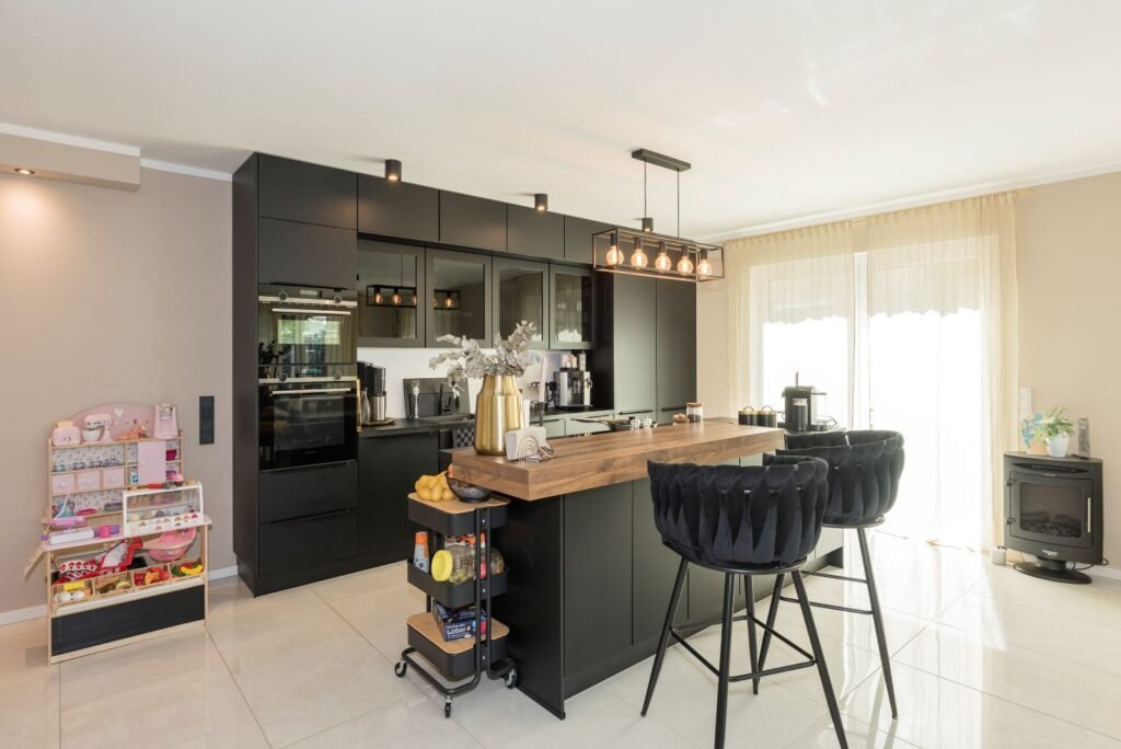 Roth Massivhaus Doppelhaus Küche mit Bar