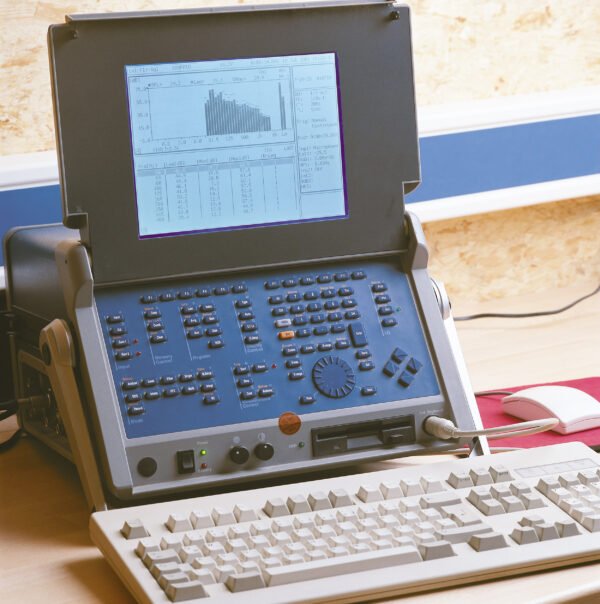 Eine Art Tablet um den Schallprüfstand zu ermitteln.