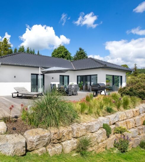 Bungalow Vintra Fingerhut Haus Außenansicht mit Terrasse und Sauna