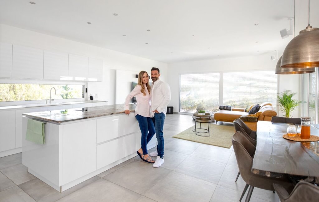 Wohnbereich mit Bauherren Paar