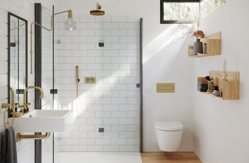 Badezimmer in weiß mit goldenen Details von Kaldewei
