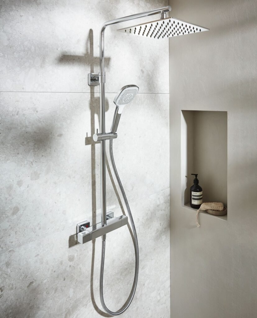 Dusche mit eingemauerter Nische von Scalido