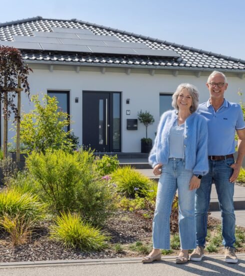 Schwörer Bungalow Jakoby mit Familie