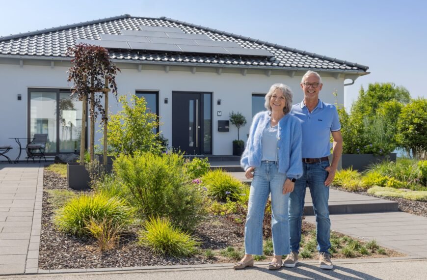 Schwörer Bungalow Jakoby mit Familie