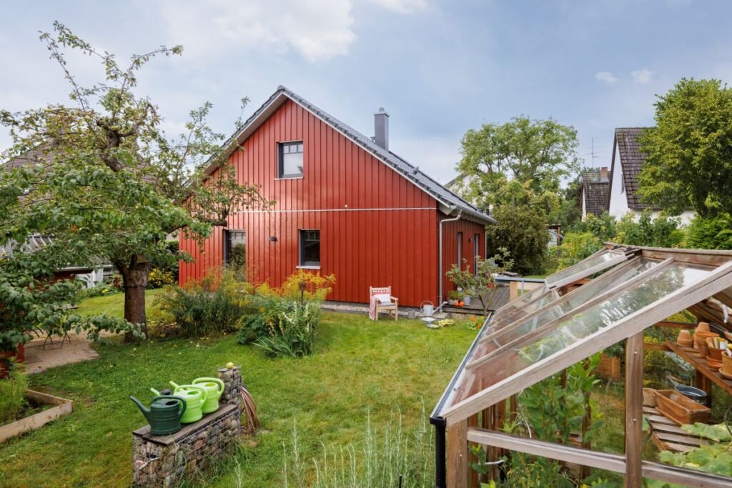 Schwörer Familie Gack Schwedenhaus Garten mit Gewächshaus