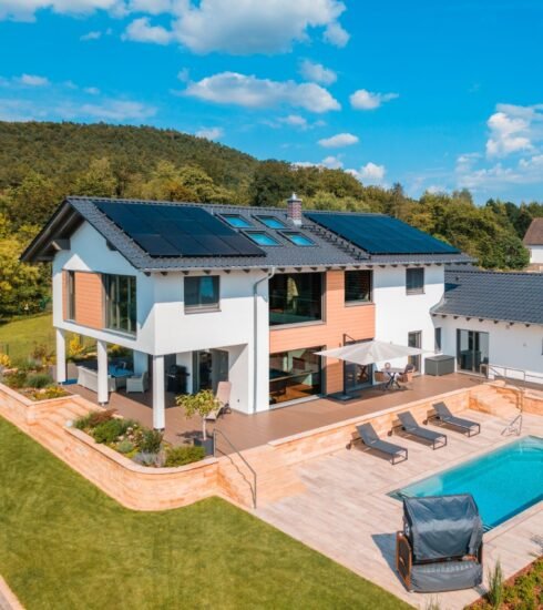 Weberhaus individuelles Architektenhaus mit Garten und Pool