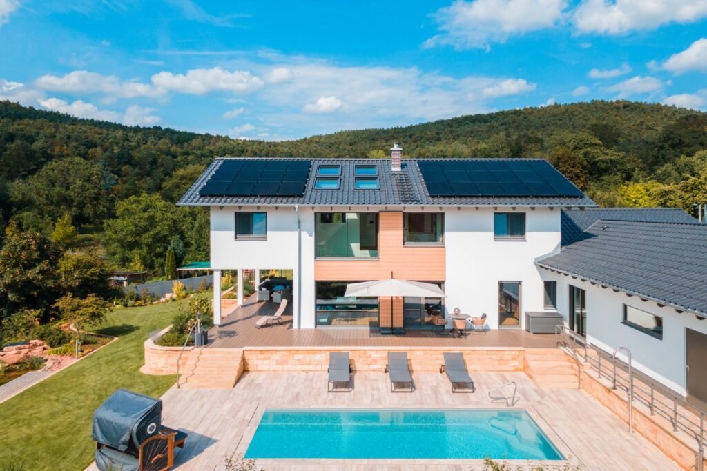 Weberhaus individuelles Architektenhaus mit Garten und Pool sowie Einliegerwohnung