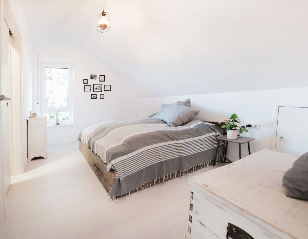 Blick von der Tür ins Elternschlafzimmer des Fingerhut Hauses Vinaro