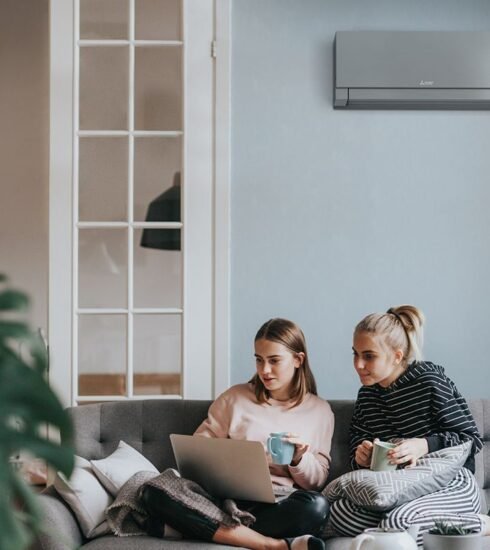 Mitsubishi Electric Klimaanlage Wohnzimmer Frauen