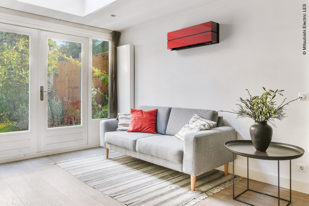 Mitsubishi Electric Klimaanlage Wohnzimmer helle Möbel